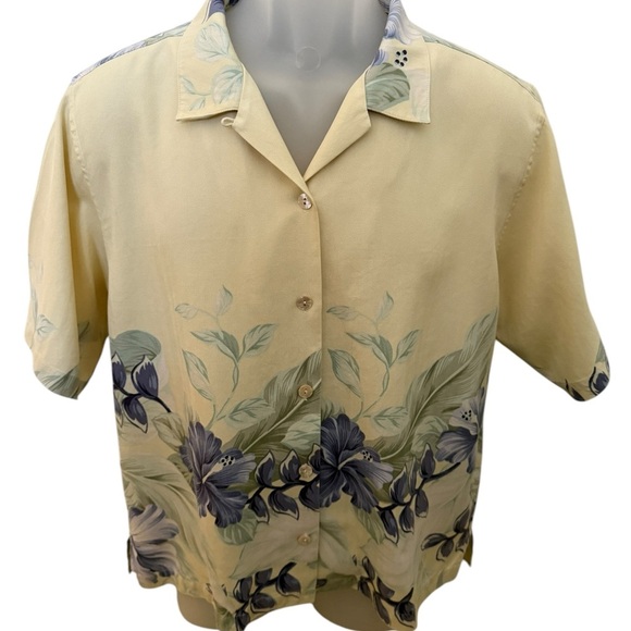 TOMMY BAHAMA 100% Silk Aloha Hawaiian Blouse Shirt Women M Medium - Picture 1 of 4